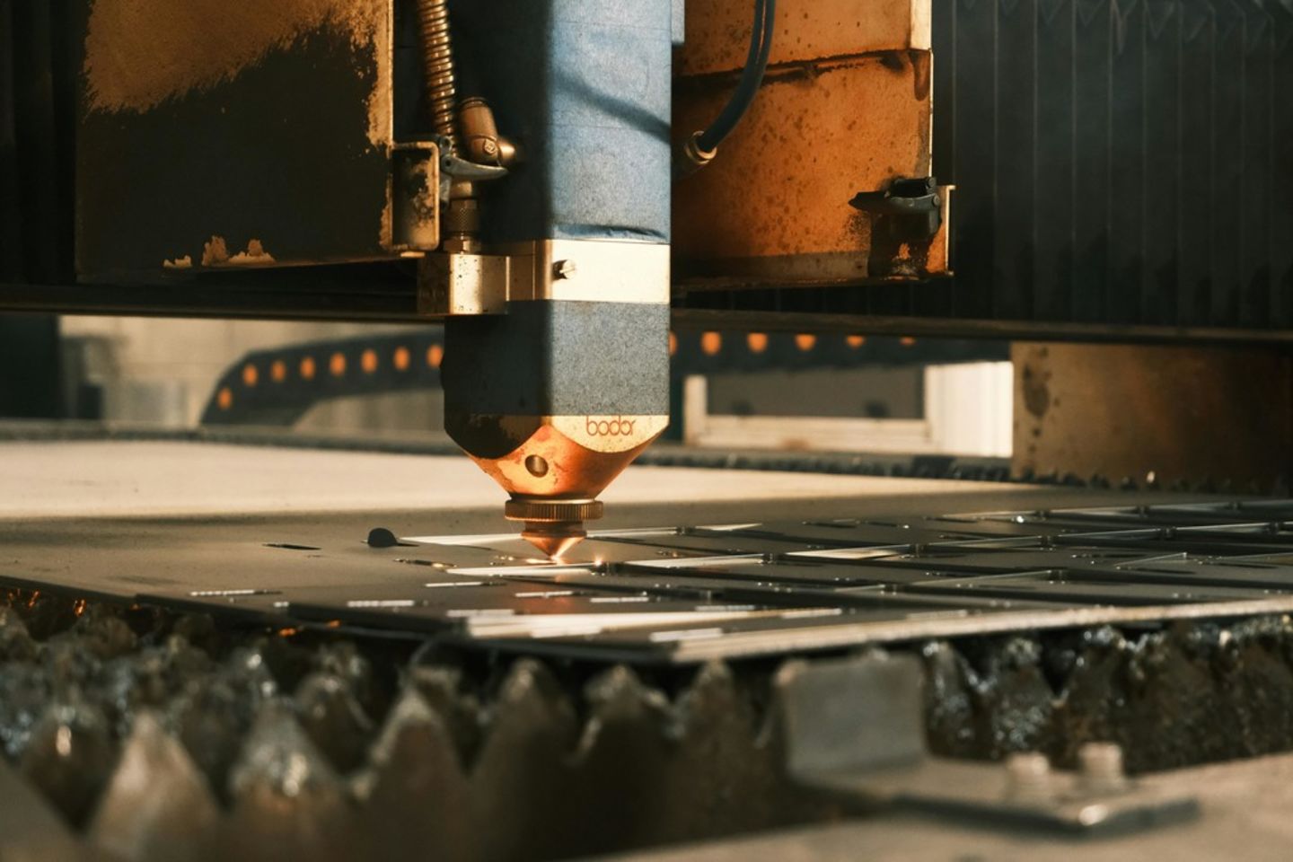HiDubai-business-laser-beam-industry-construction-heavy-industries-chemical-metal-companies-al-quoz-industrial-4-dubai