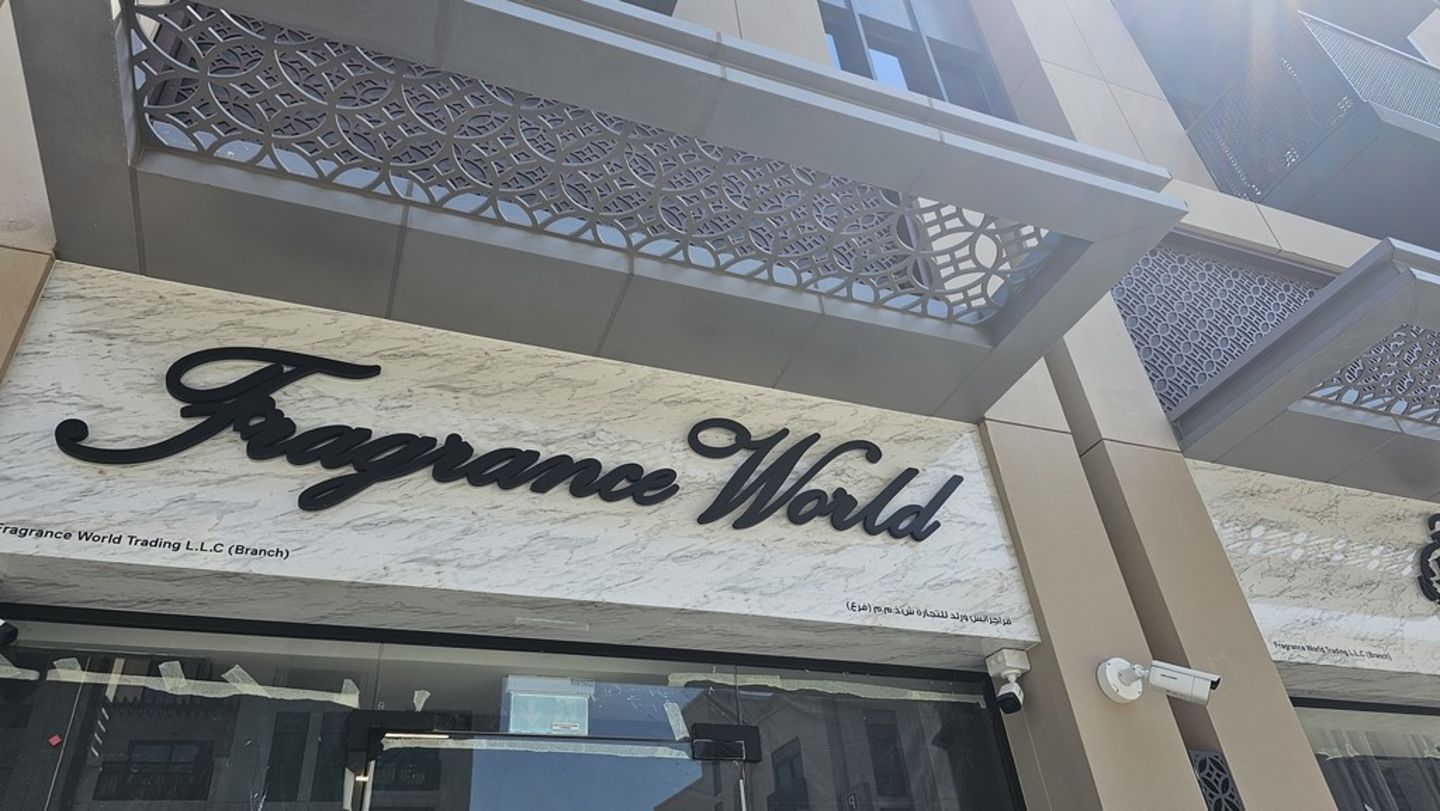 HiDubai-business-fragrance-world-shopping-beauty-cosmetics-stores-corniche-deira-dubai