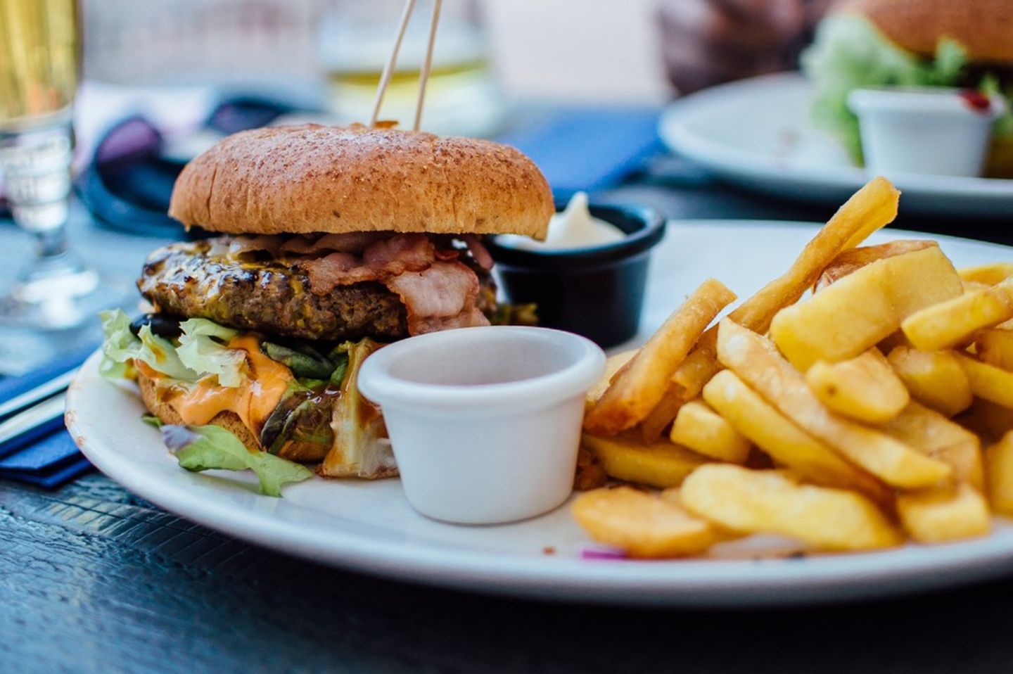 HiDubai-business-shawarma-world-cafeteria-food-beverage-cafeterias-al-rigga-dubai-1