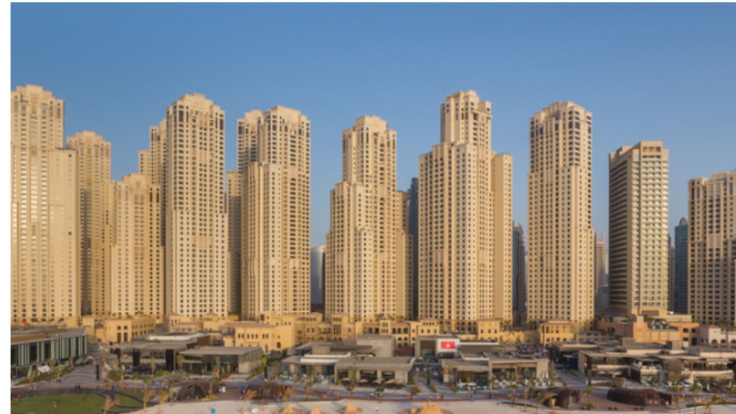 HiDubai-business-look-up-bar-shopping-liquor-alcoholic-drinks-jumeirah-beach-residence-marsa-dubai-dubai