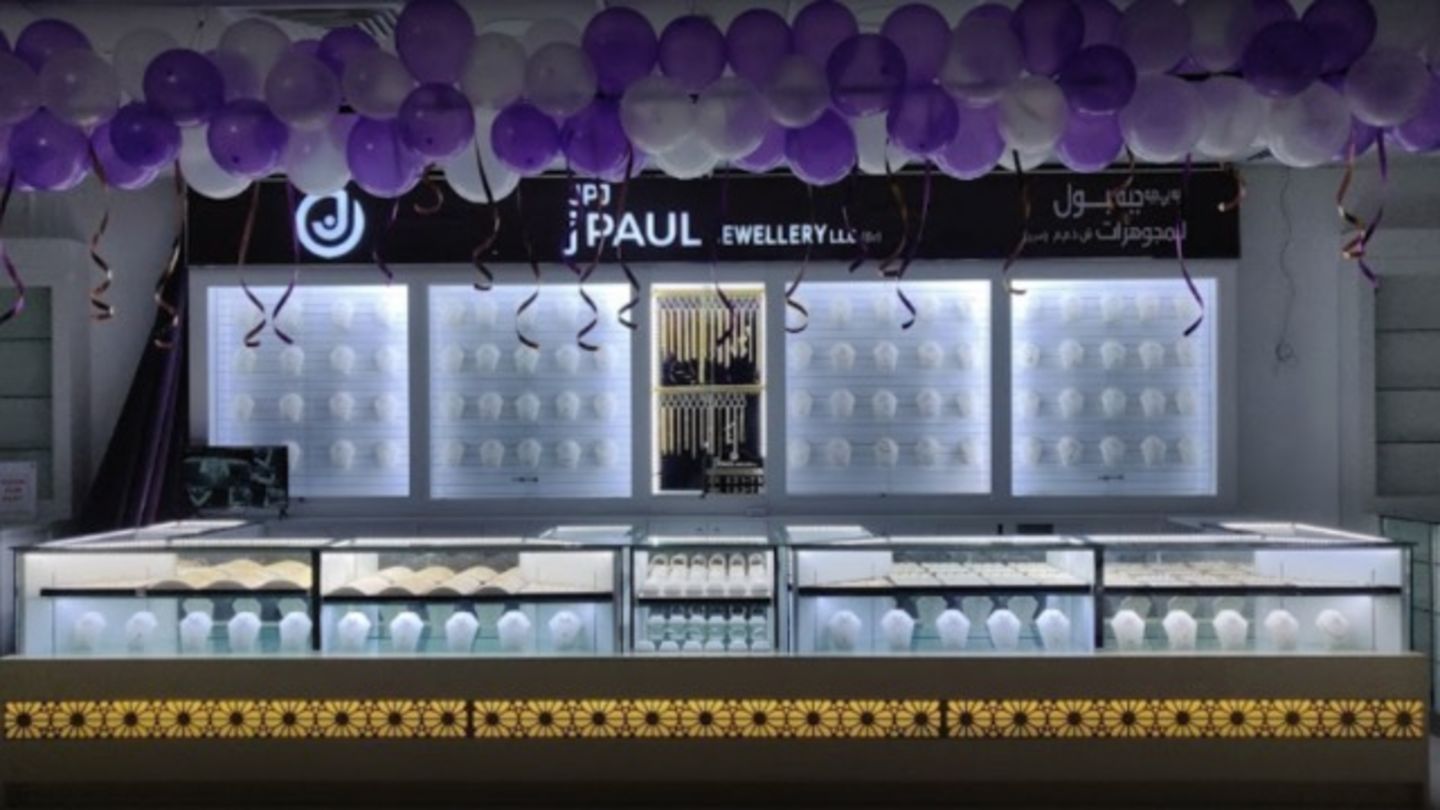 HiDubai-business-j-paul-jewellery-shopping-jewellery-precious-stones-al-karama-dubai