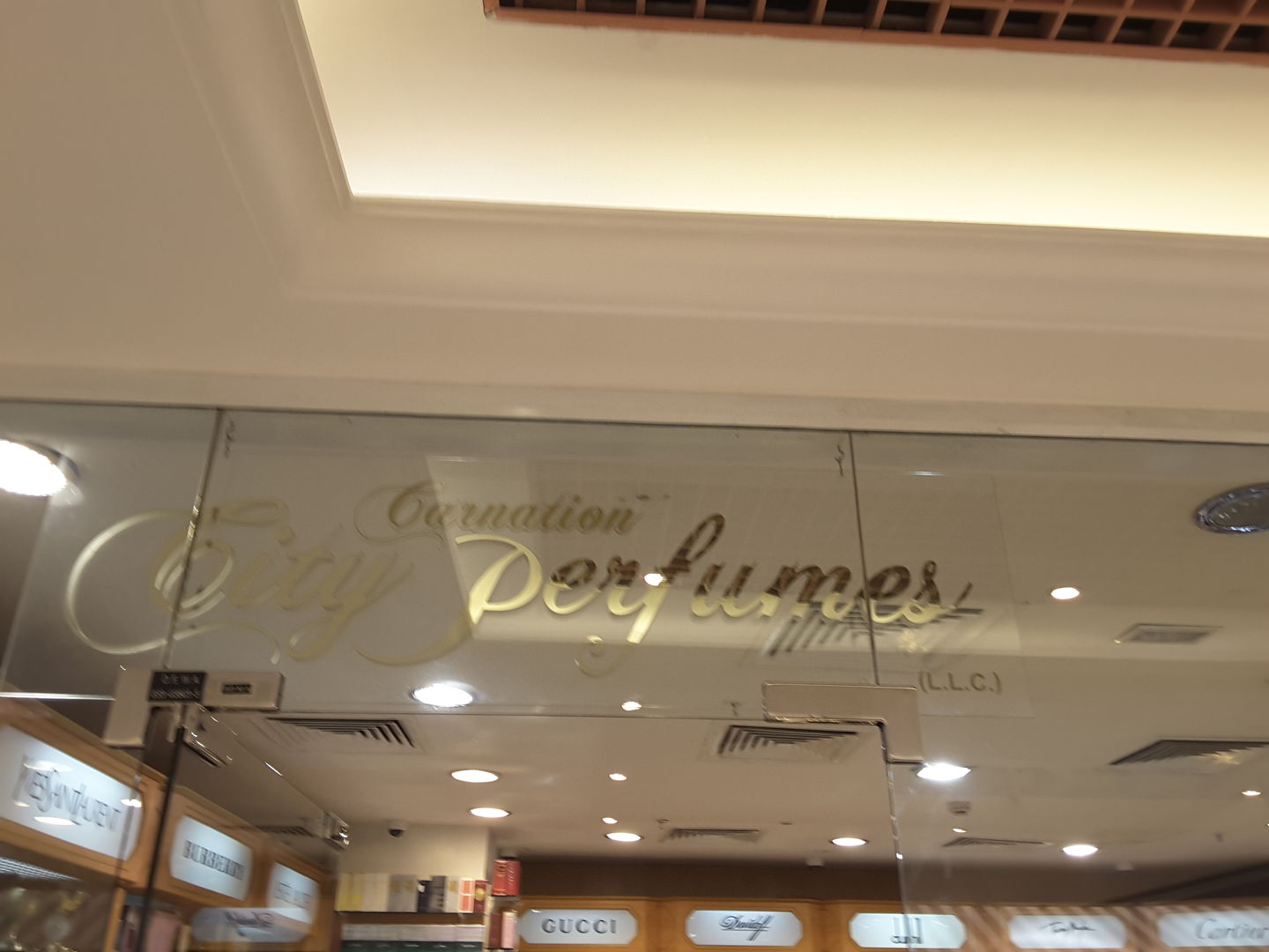 HiDubai-business-carnation-city-perfumes-shopping-beauty-cosmetics-stores-al-qusais-2-dubai