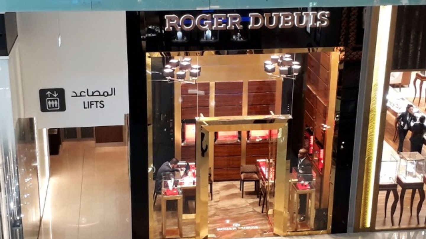 HiDubai-business-roger-dubuis-shopping-watches-eyewear-burj-khalifa-dubai-2