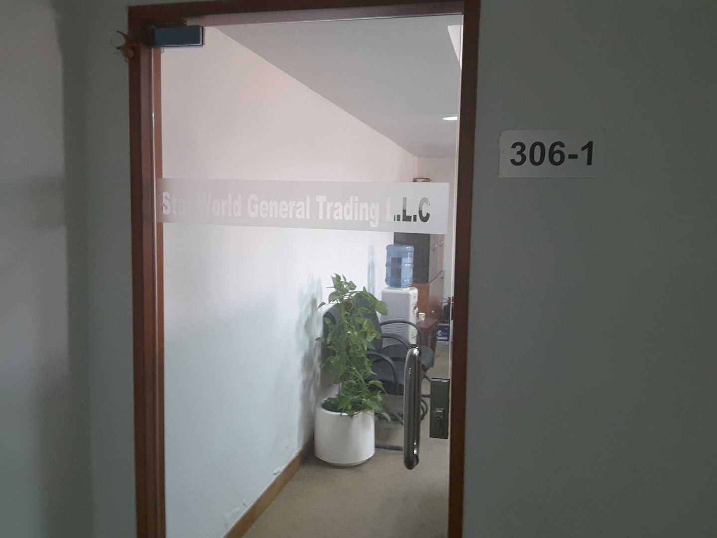 HiDubai-business-star-world-general-trading-b2b-services-distributors-wholesalers-al-karama-dubai-2