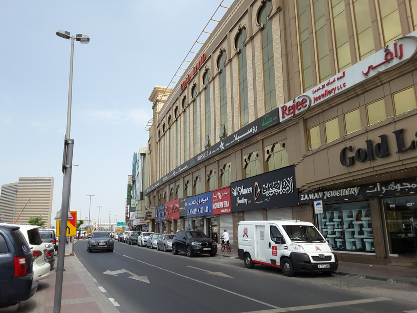 HiDubai-business-gem-la-viva-jewellery-shopping-jewellery-precious-stones-al-daghaya-dubai-2
