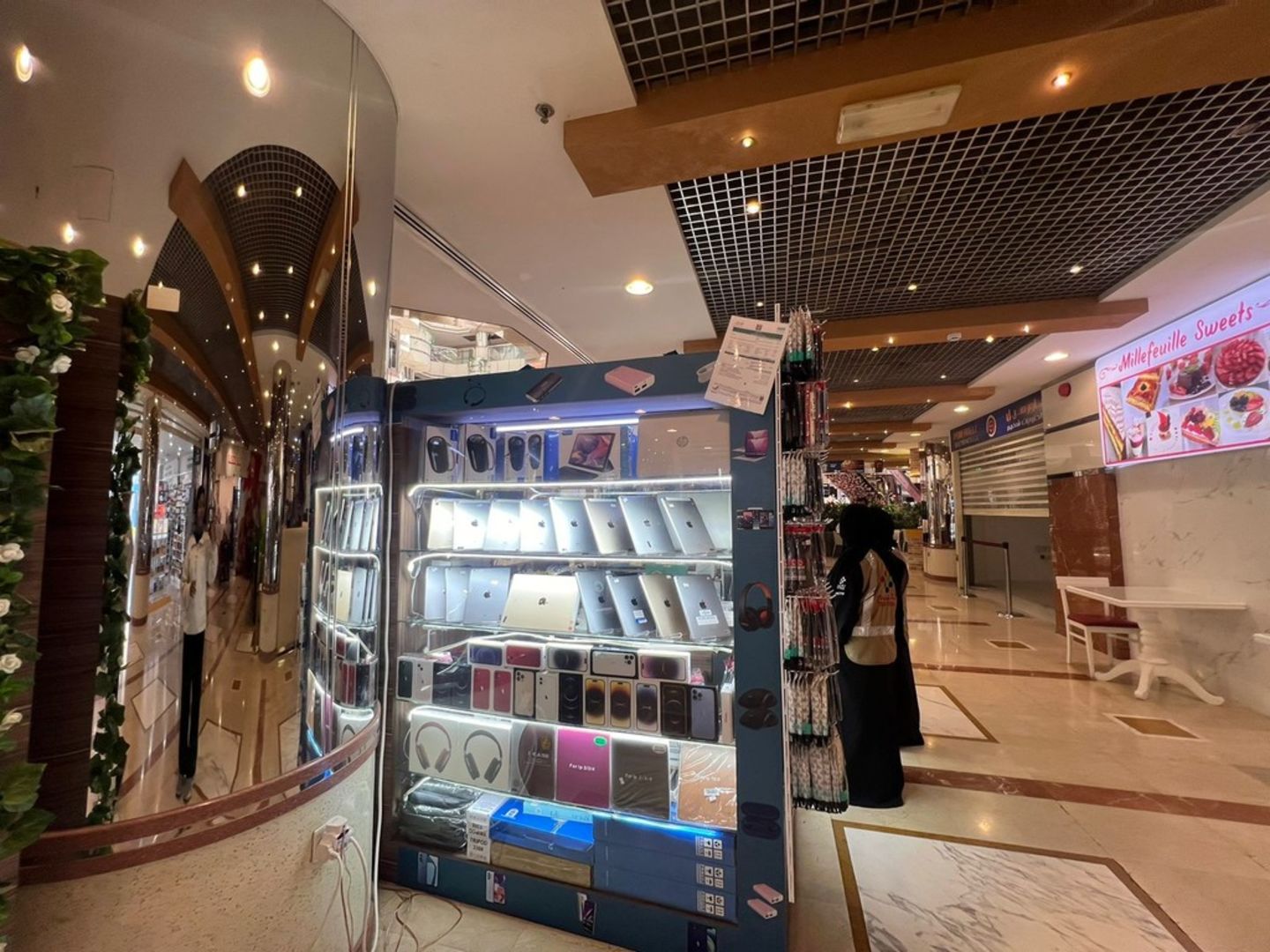 HiDubai-business-amir-alafify-mobile-phone-trading-co-shopping-consumer-electronics-hor-al-anz-east-dubai