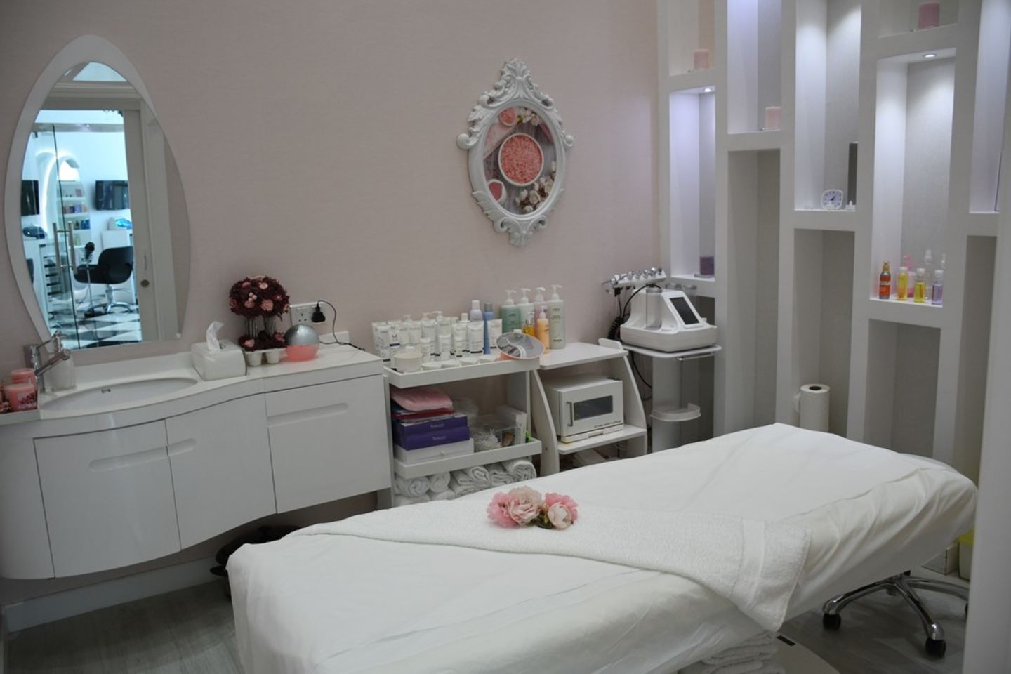 HiDubai-business-sunny-stone-gents-salon-beauty-wellness-health-wellness-services-spas-al-khabaisi-dubai