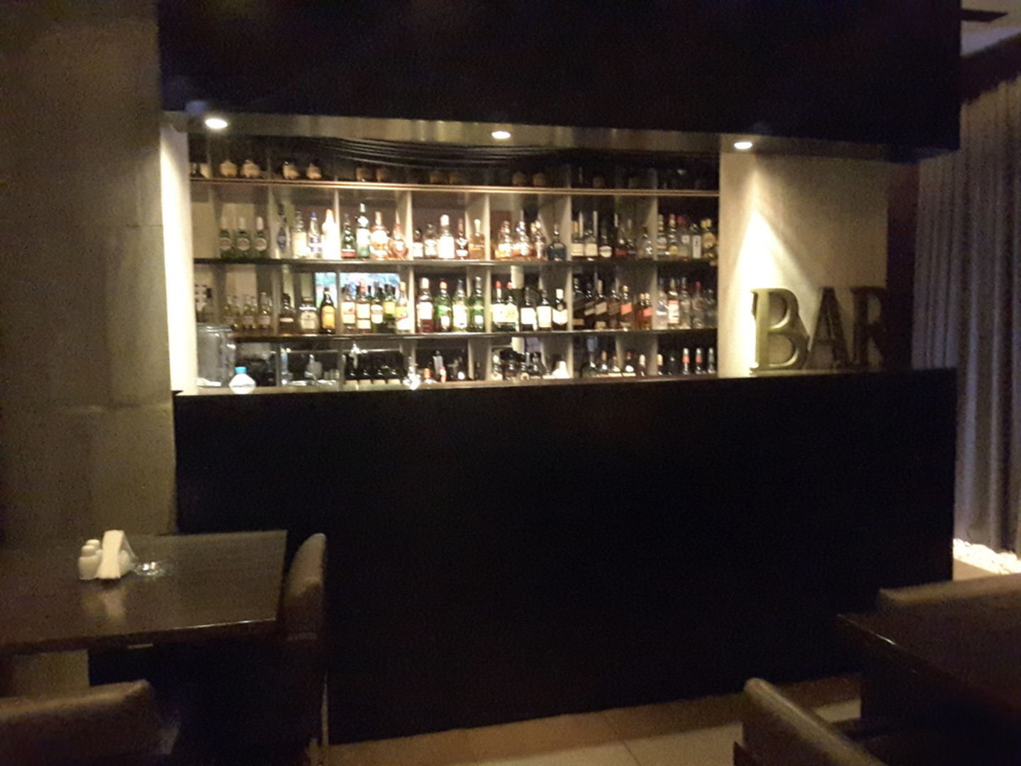 HiDubai-business-the-lounge-bar-food-beverage-restaurants-bars-al-raffa-al-raffa-dubai-2