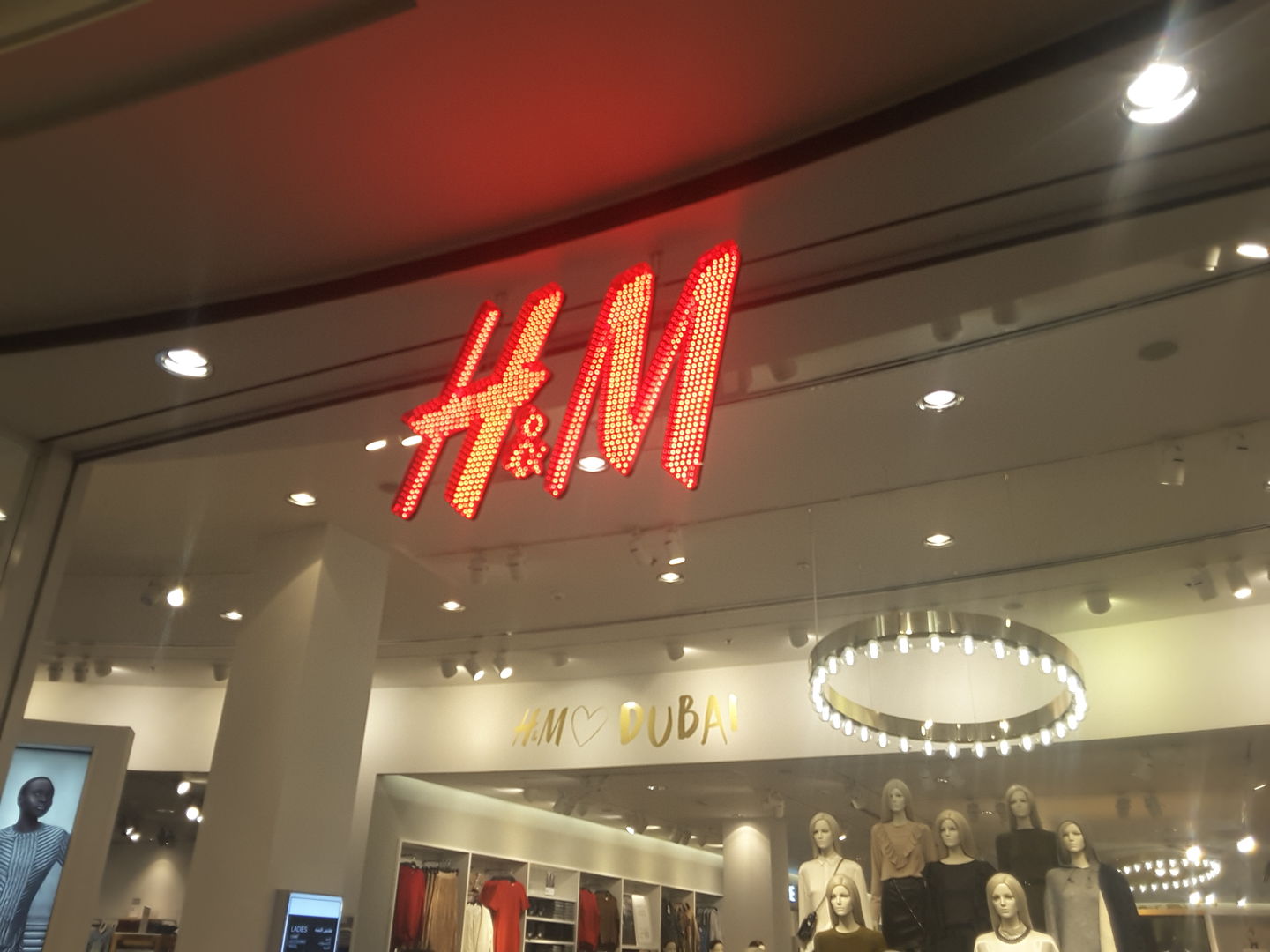 HiDubai-business-h-m-shopping-apparel-al-barsha-1-dubai-2