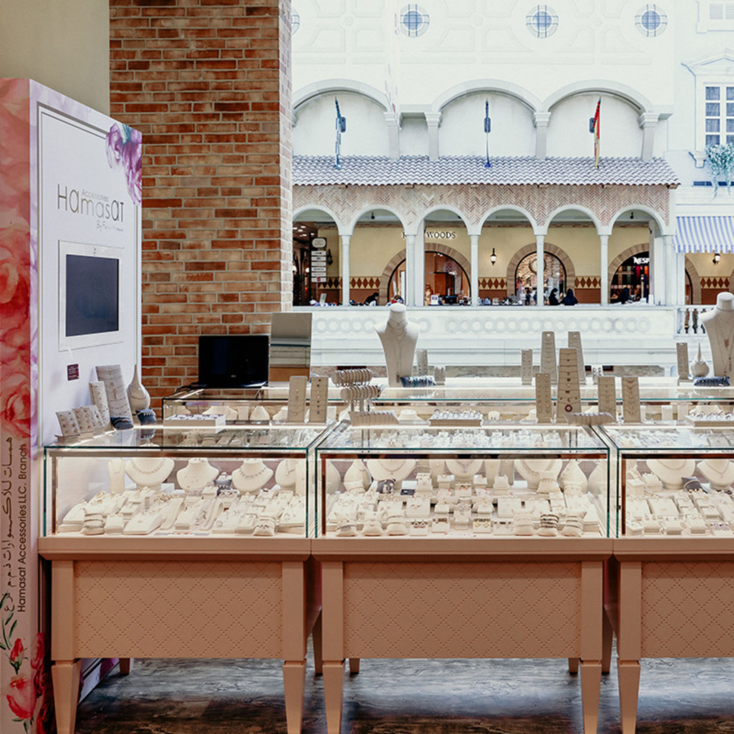 HiDubai-business-hamasat-accessories-shopping-fashion-accessories-jumeirah-1-dubai