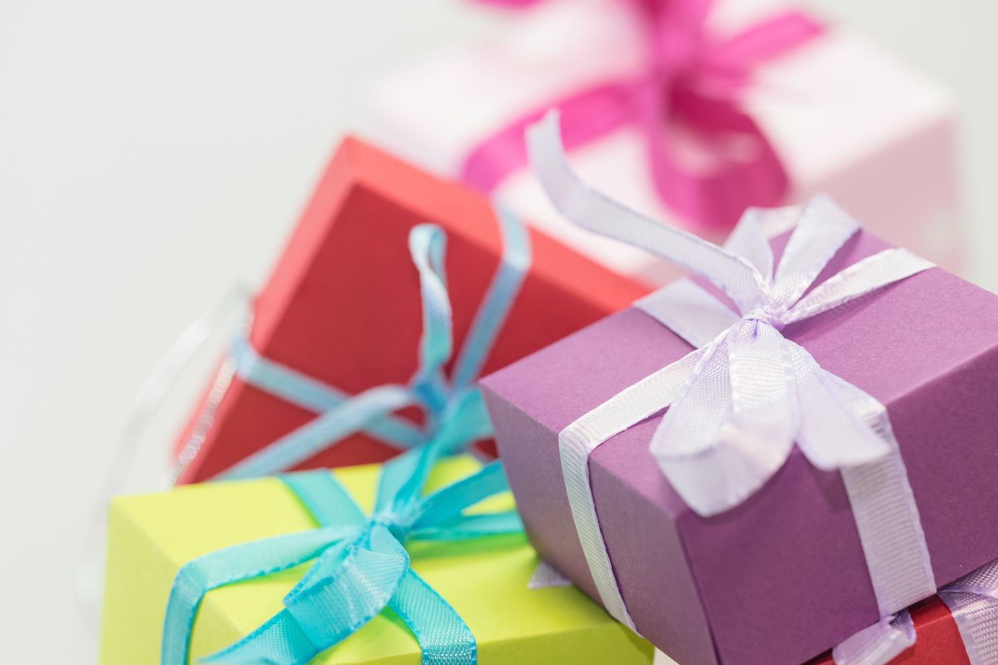 HiDubai-business-art-culture-shopping-souvenirs-gifts-al-rigga-dubai-1