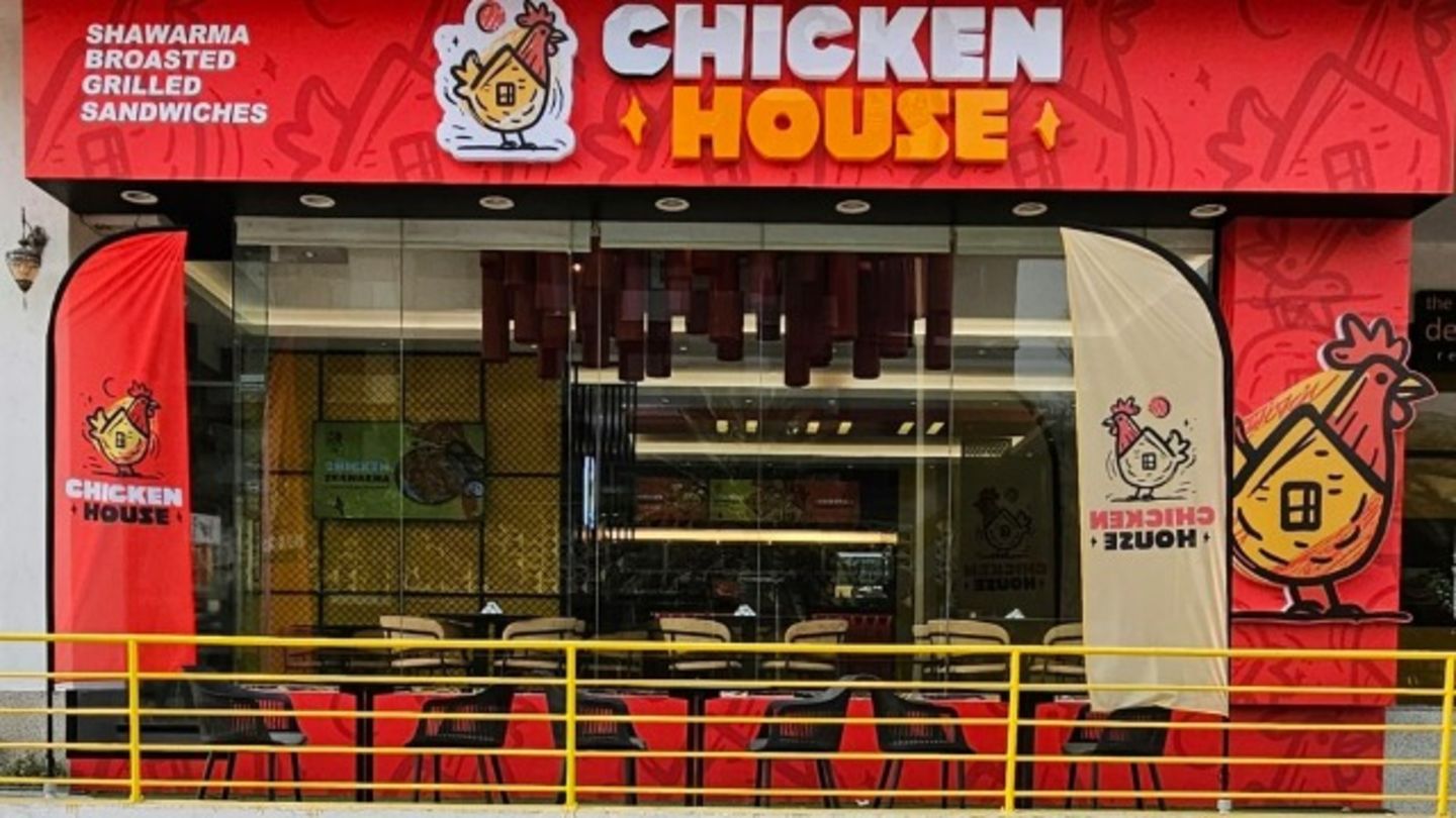 HiDubai-business-chicken-house-restaurant-food-beverage-restaurants-bars-jumeirah-village-circle-al-barsha-south-4-dubai