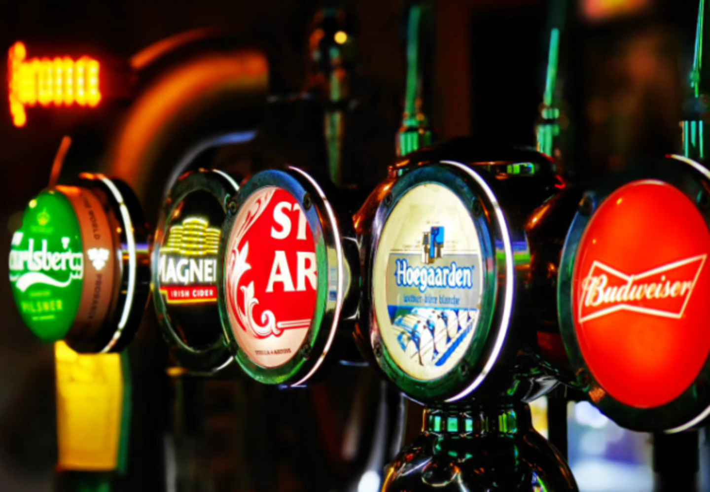 HiDubai-business-funny-cat-sports-bar-lounge-food-beverage-restaurants-bars-business-bay-dubai