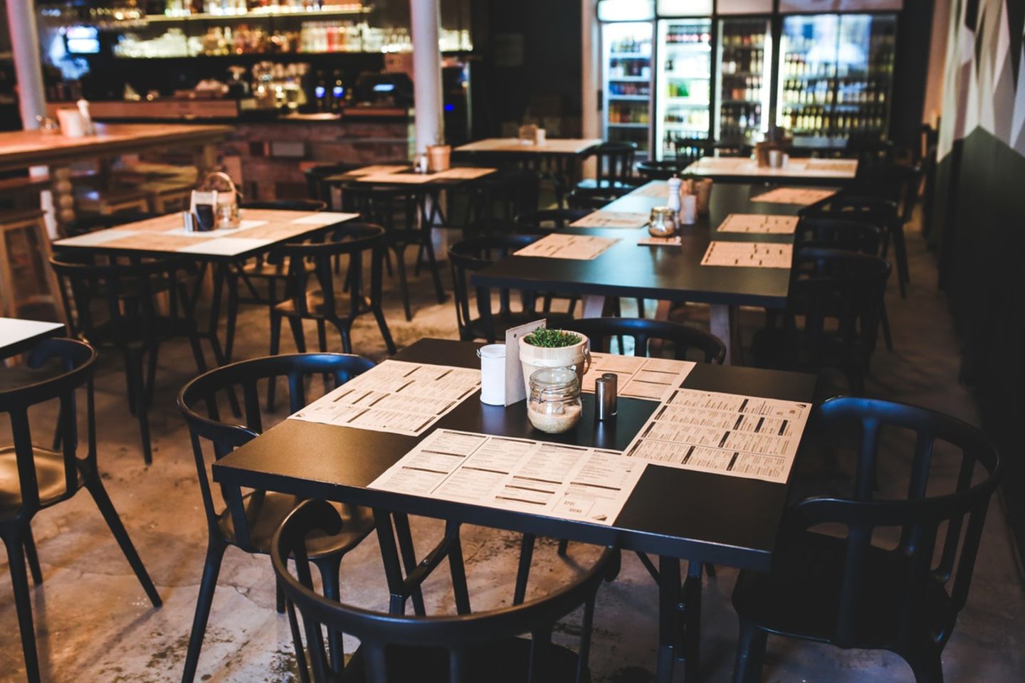 HiDubai-business-noodle-in-box-restaurant-food-beverage-restaurants-bars-al-karama-dubai-2