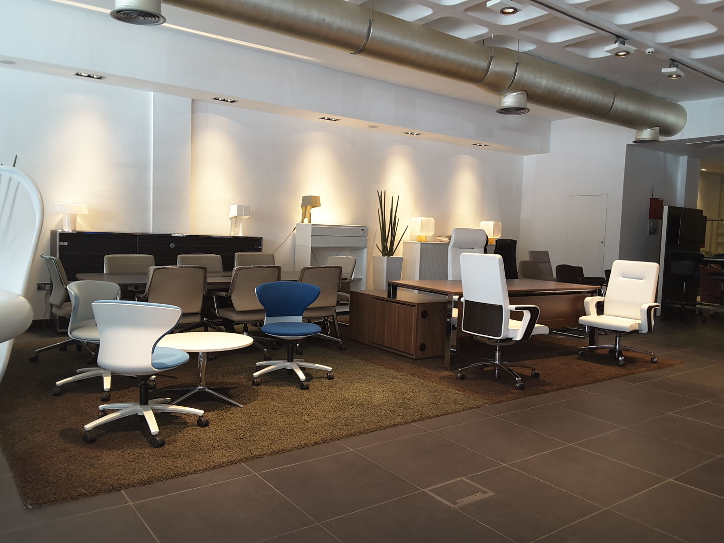 HiDubai-business-al-shaya-trading-co-b2b-services-distributors-wholesalers-al-khabaisi-dubai-2