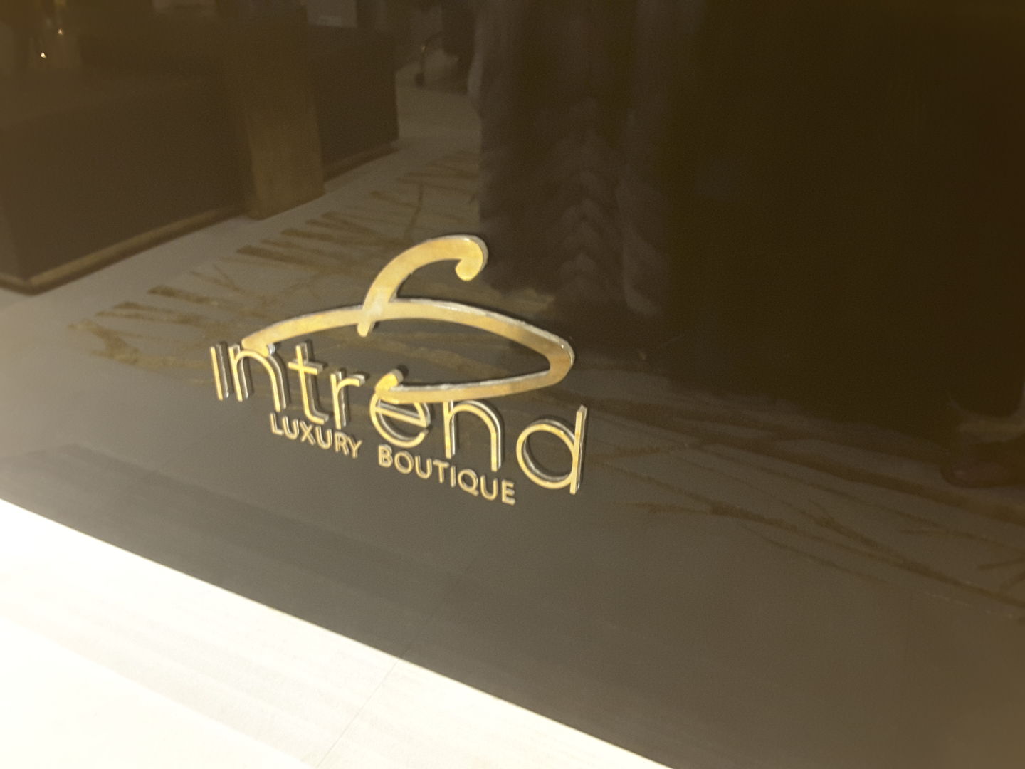 HiDubai-business-intrend-shopping-apparel-al-sufouh-1-dubai-2