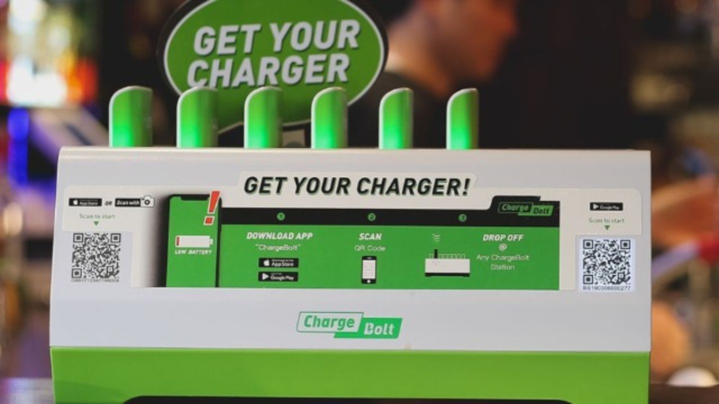 HiDubai-business-charge-bolt-shopping-consumer-electronics-al-hamriya-dubai