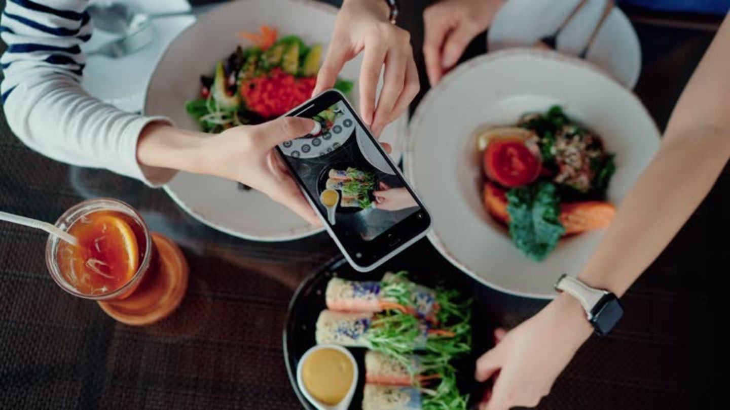 HiDubai-business-eatz-bay-restaurant-est-food-beverage-restaurants-bars-business-bay-dubai