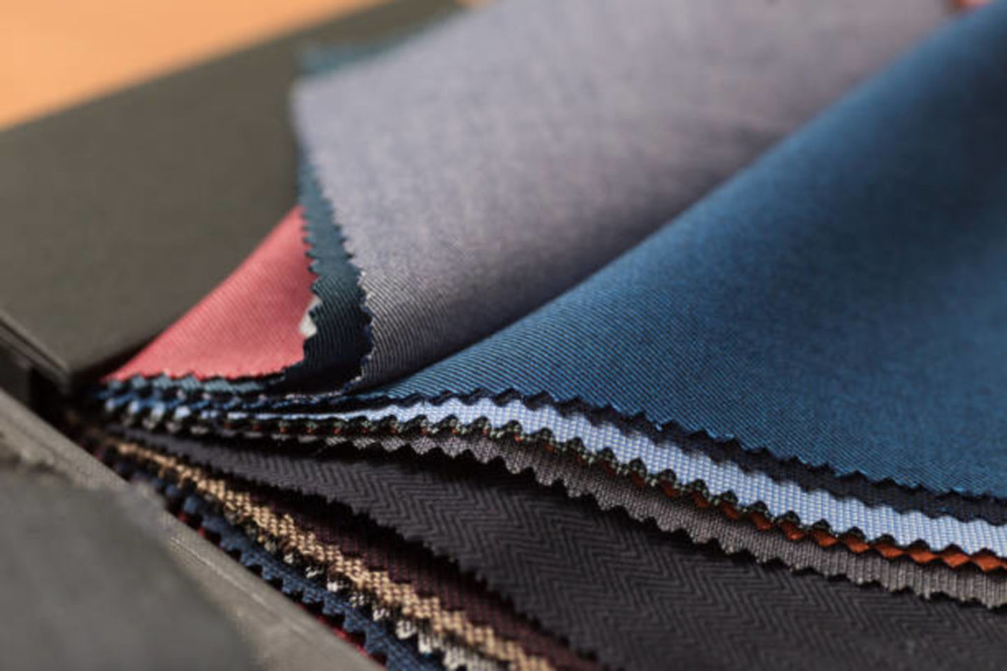 HiDubai-business-laxmi-textile-trading-shopping-apparel-al-fahidi-al-souq-al-kabeer-dubai