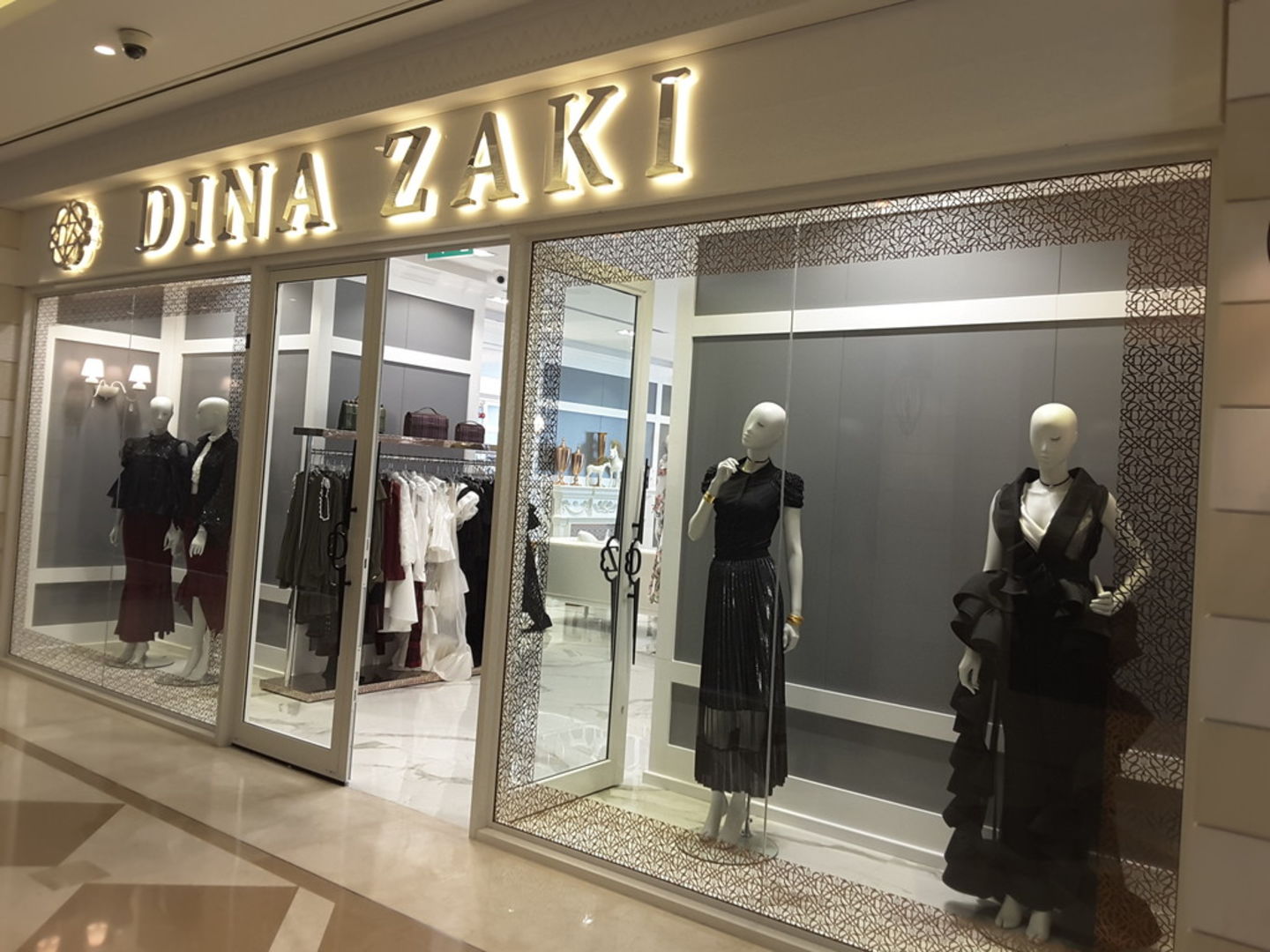 HiDubai-business-dina-zaki-shopping-apparel-al-wasl-dubai-2