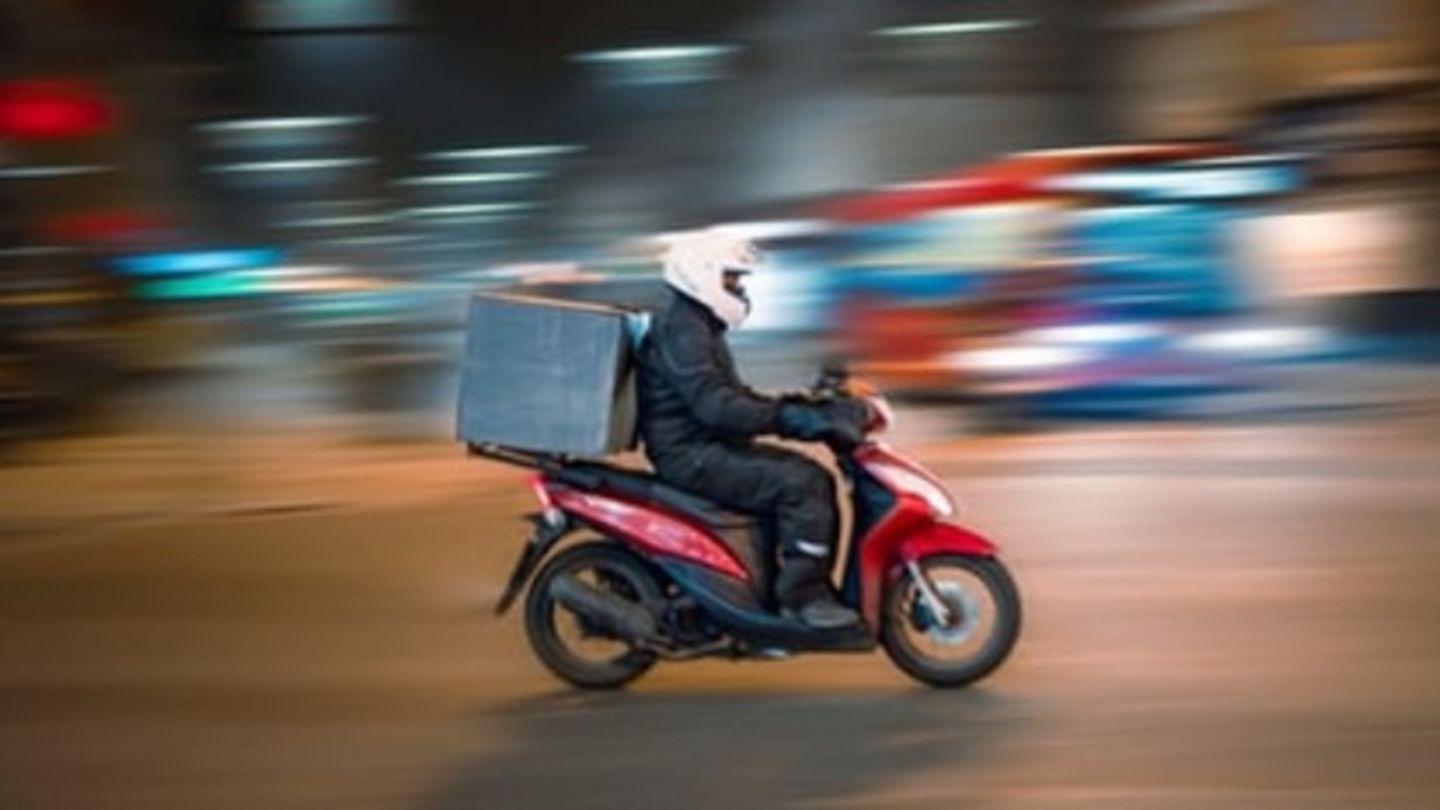 HiDubai-business-go-delivery-services-shipping-logistics-courier-delivery-services-business-bay-dubai