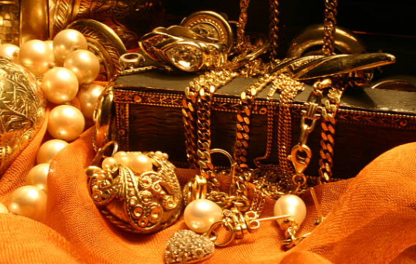 HiDubai-business-wadi-al-salam-trading-shopping-souvenirs-gifts-meena-bazar-al-souq-al-kabeer-dubai