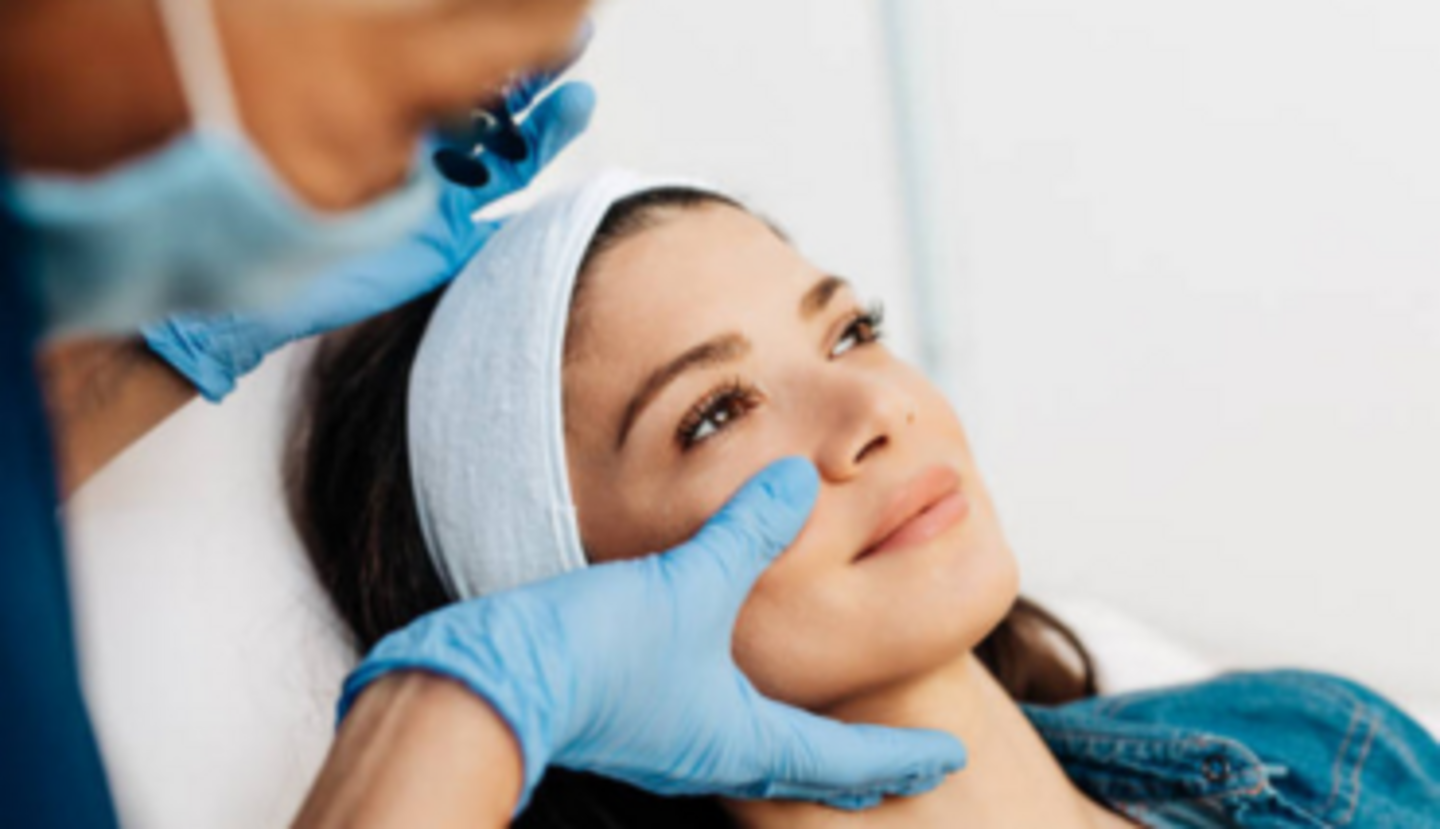 HiDubai-business-seline-clinic-beauty-wellness-health-specialty-clinics-umm-suqeim-1-dubai