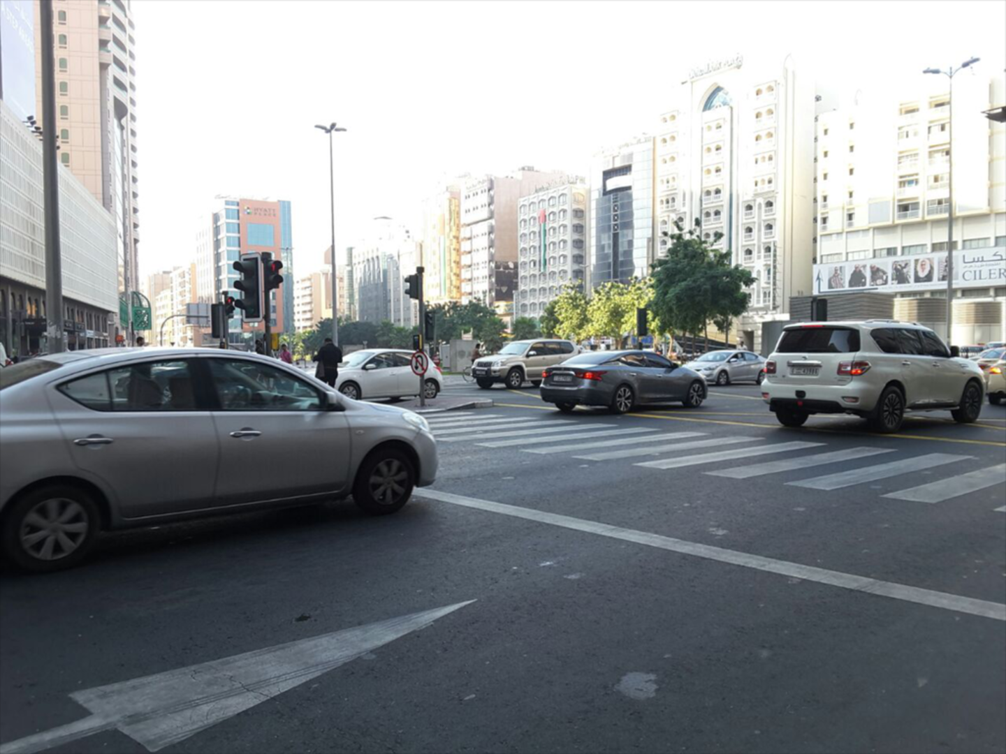 HiDubai-business-haitham-khalid-mobile-phones-trading-b2b-services-distributors-wholesalers-naif-dubai-2