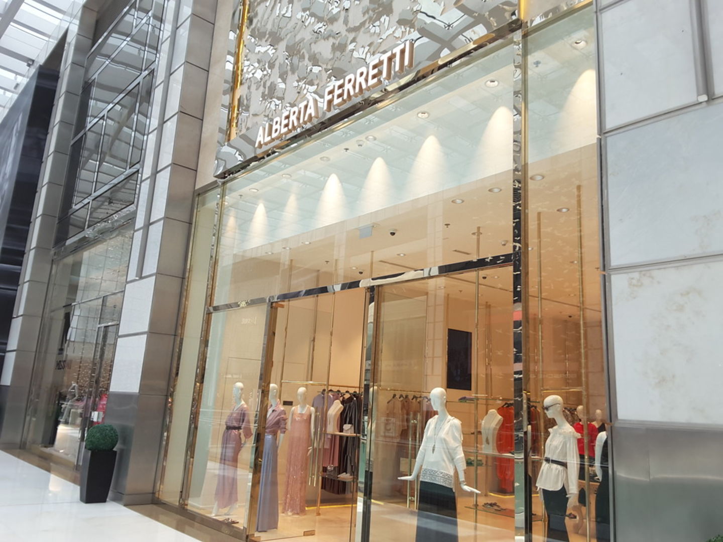 HiDubai-business-alberta-ferretti-shopping-apparel-burj-khalifa-dubai-2