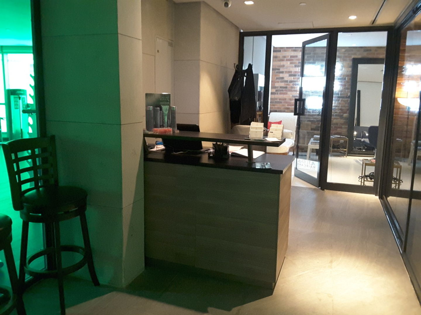 Chill Salon(Beauty Salons) in Dubai Marina (Marsa Dubai), Dubai HiDubai