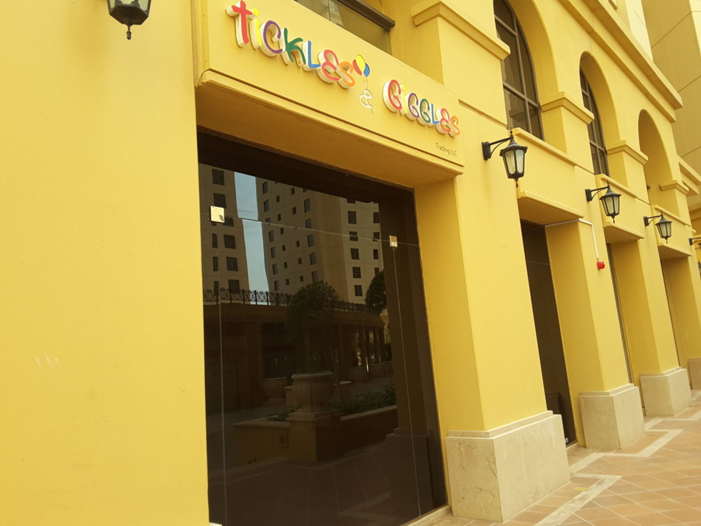 HiDubai-business-tickles-giggles-trading-shopping-party-supplies-costumes-dubai-marina-marsa-dubai-dubai