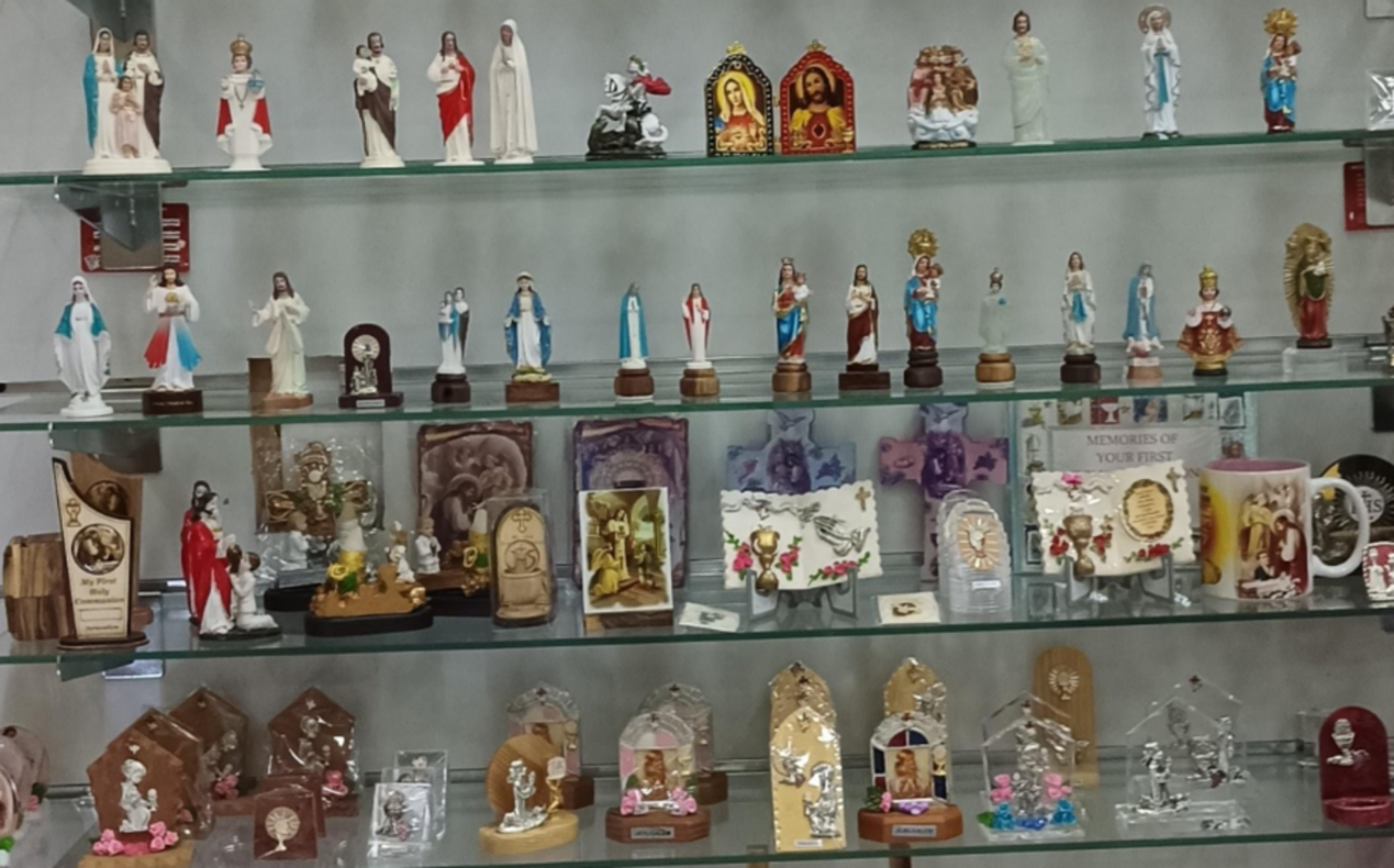 HiDubai-business-lucia-alexandriana-gifts-trading-shopping-souvenirs-gifts-umm-hurair-2-dubai