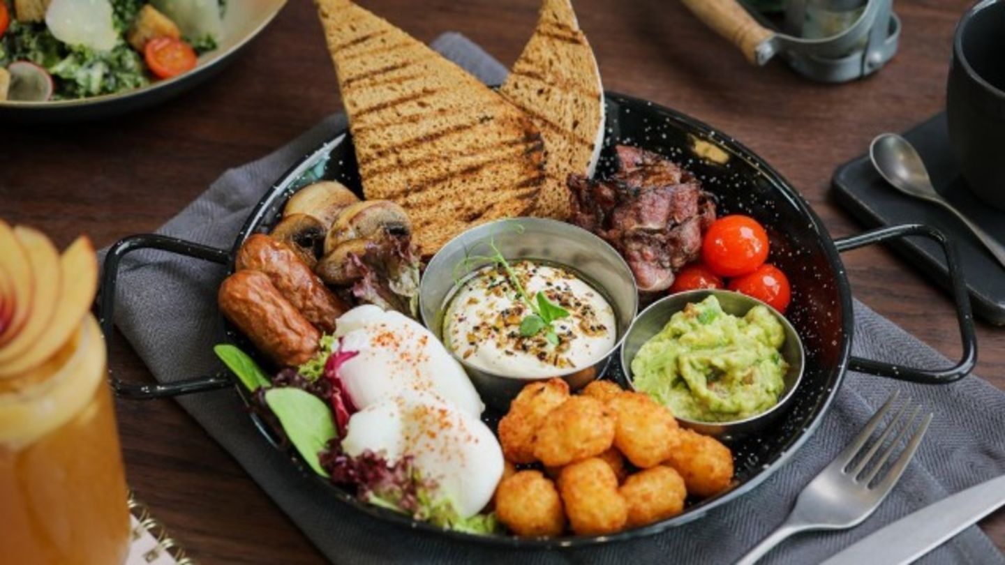 HiDubai-business-h-b-r-restaurants-food-beverage-restaurants-bars-dubai-festival-city-al-kheeran-1-dubai