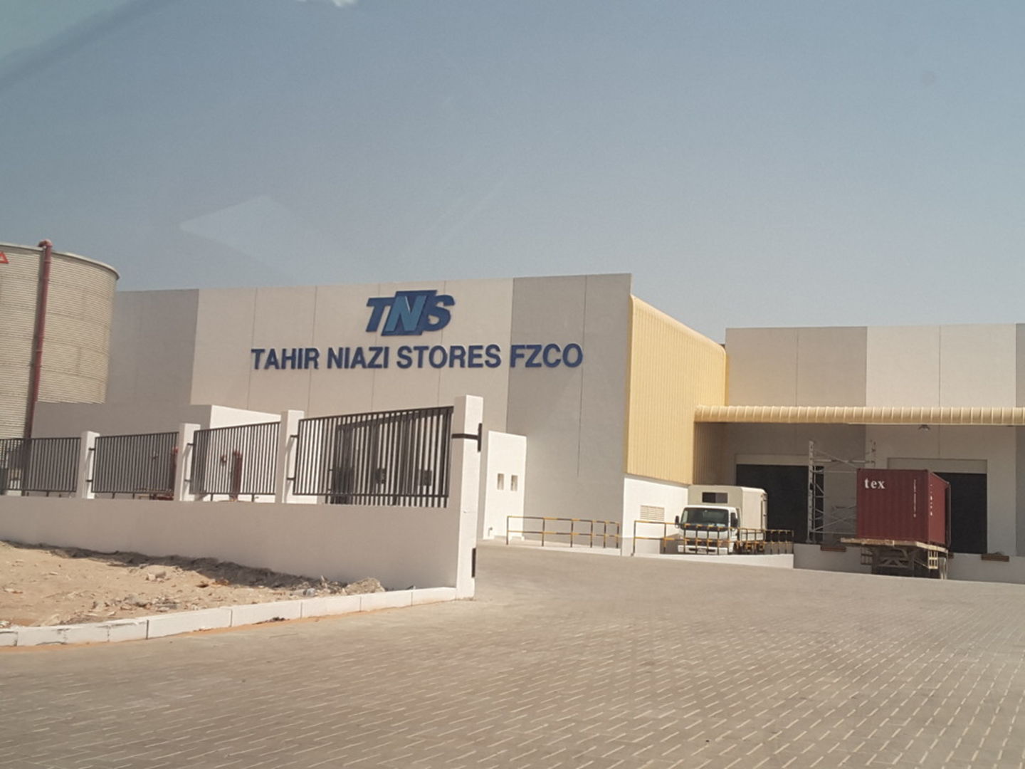 HiDubai-business-tahir-niazi-stores-home-hardware-fittings-jebel-ali-industrial-2-dubai-2