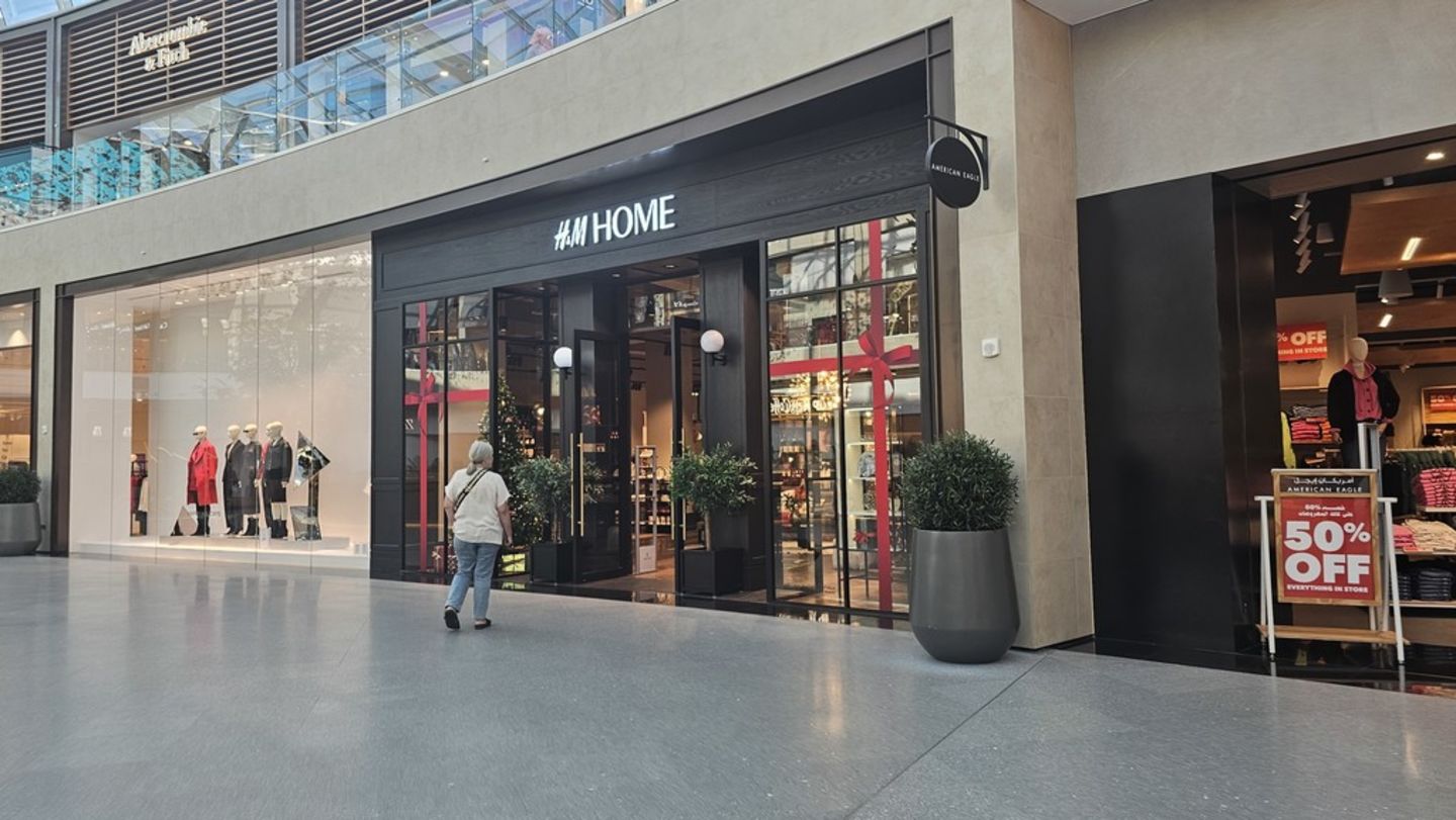 HiDubai-business-h-m-homes-shopping-furniture-decor-hadaeq-shaikh-mohammad-bin-rashid-dubai