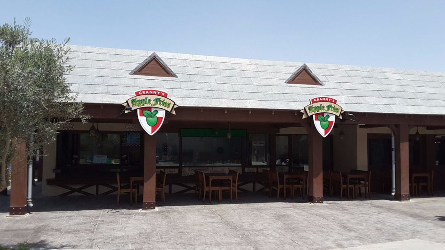 HiDubai-business-grannys-apple-fries-food-beverage-restaurants-bars-saih-shuaib-1-dubai-2