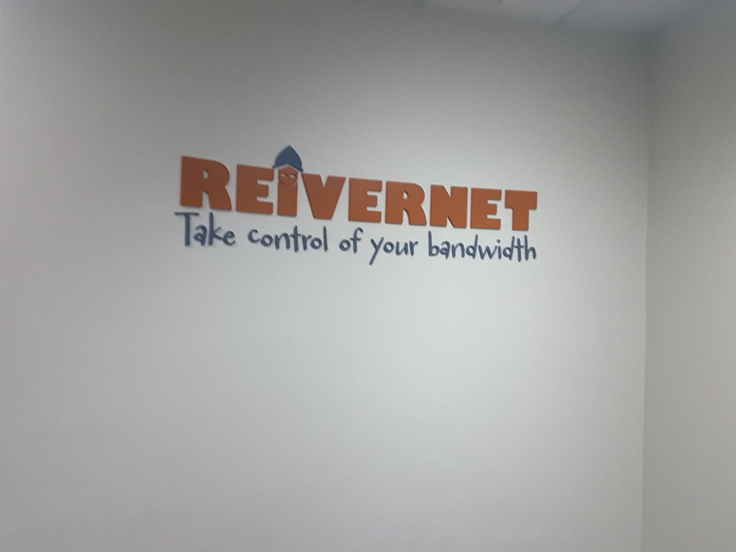 HiDubai-business-reivernet-media-marketing-it-it-telecommunication-dubai-internet-city-al-sufouh-2-dubai-2