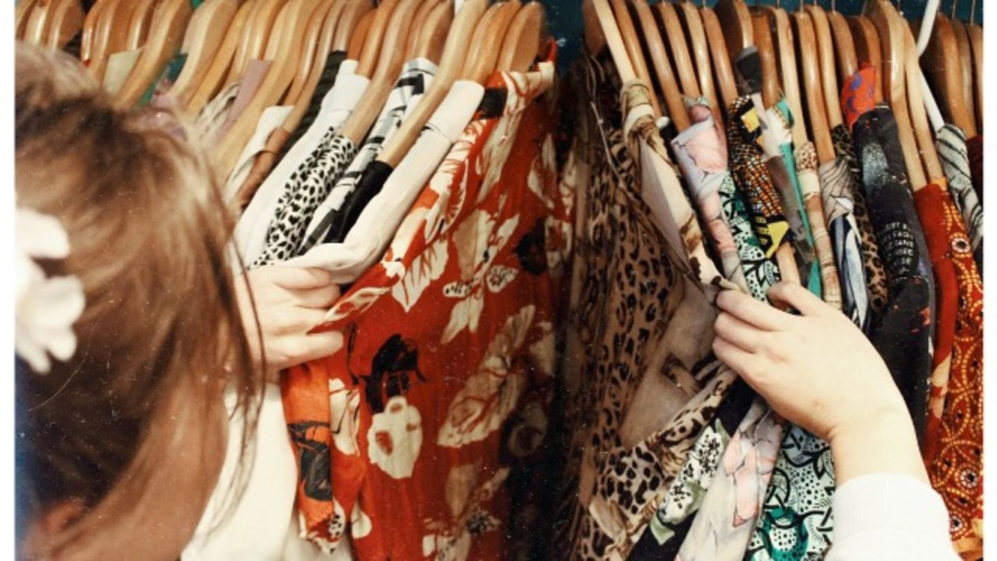 HiDubai-business-bedoon-loon-shopping-apparel-mirdif-dubai