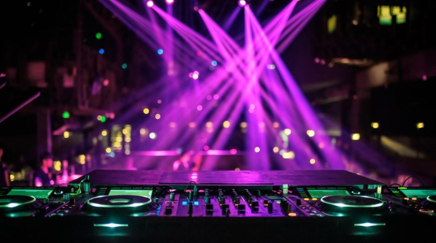 HiDubai-business-bebo-premium-indian-lounge-food-beverage-nightclubs-al-raffa-dubai