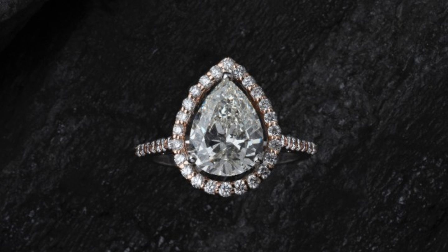 HiDubai-business-radiks-group-general-trading-shopping-jewellery-precious-stones-al-daghaya-dubai