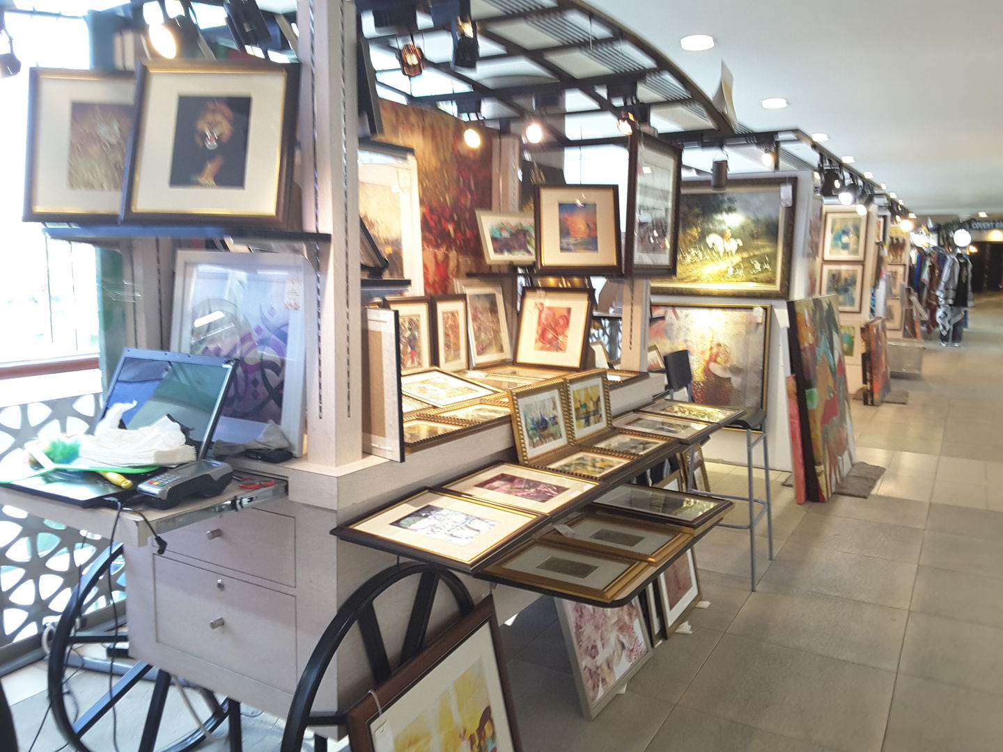 HiDubai-business-eastern-fusion-shopping-art-craft-products-dubai-festival-city-al-kheeran-1-dubai-2