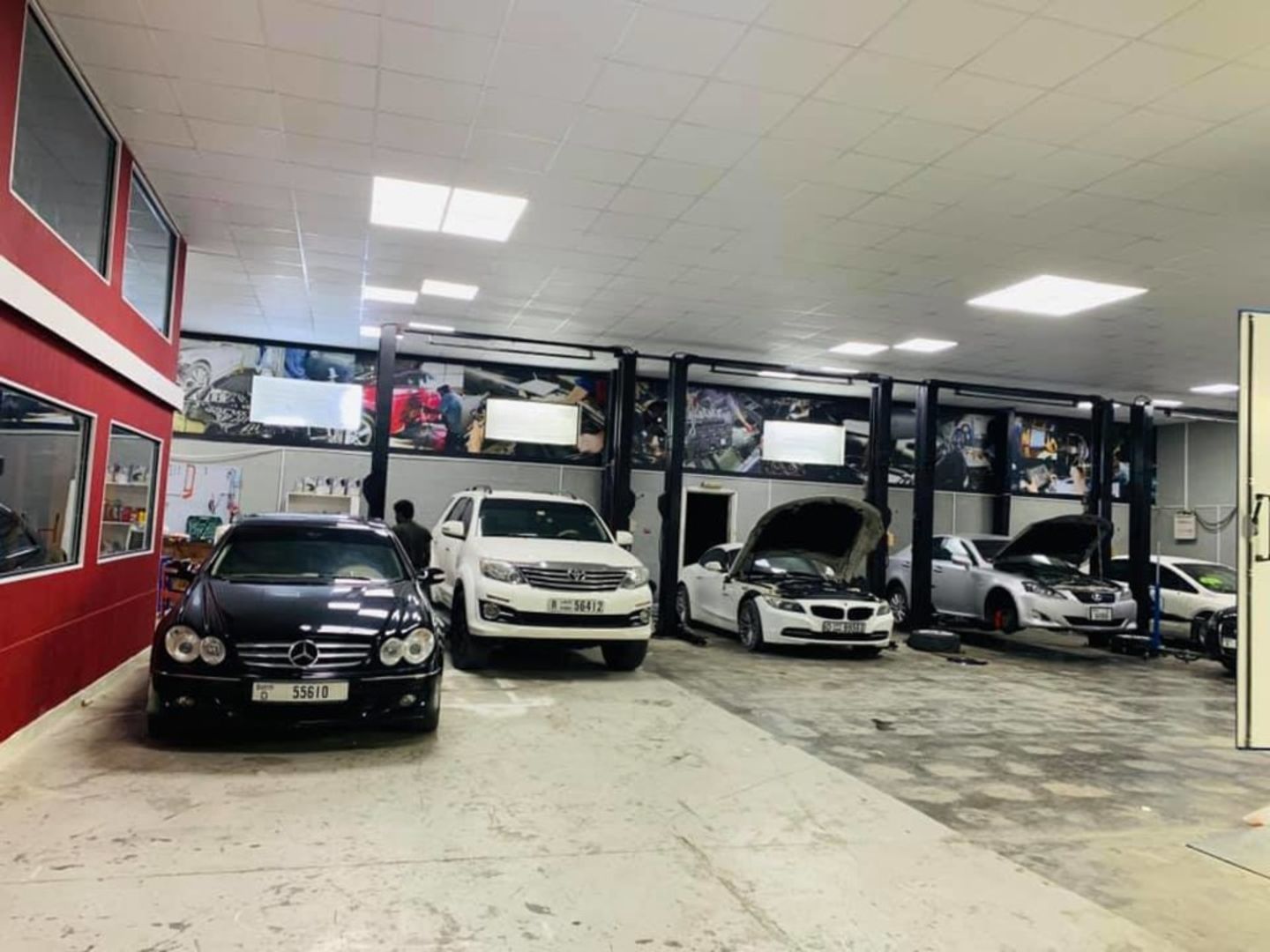 HiDubai-business-beyond-garage-transport-vehicle-services-car-assistance-repair-al-quoz-industrial-3-dubai