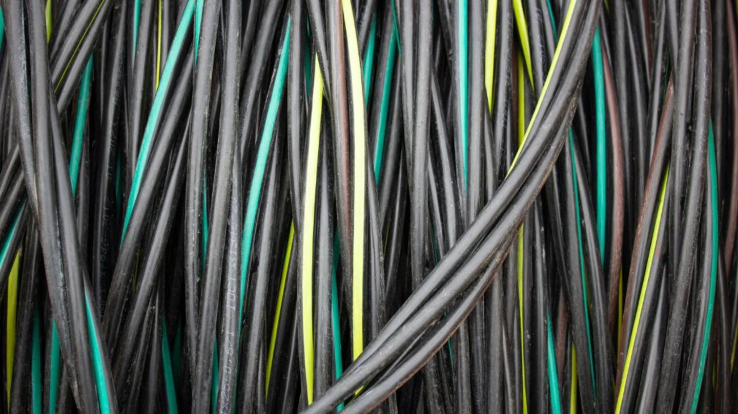 HiDubai-business-speedtech-underwater-telecommunications-power-cables-installation-maintenance-services-media-marketing-it-it-telecommunication-al-murar-dubai