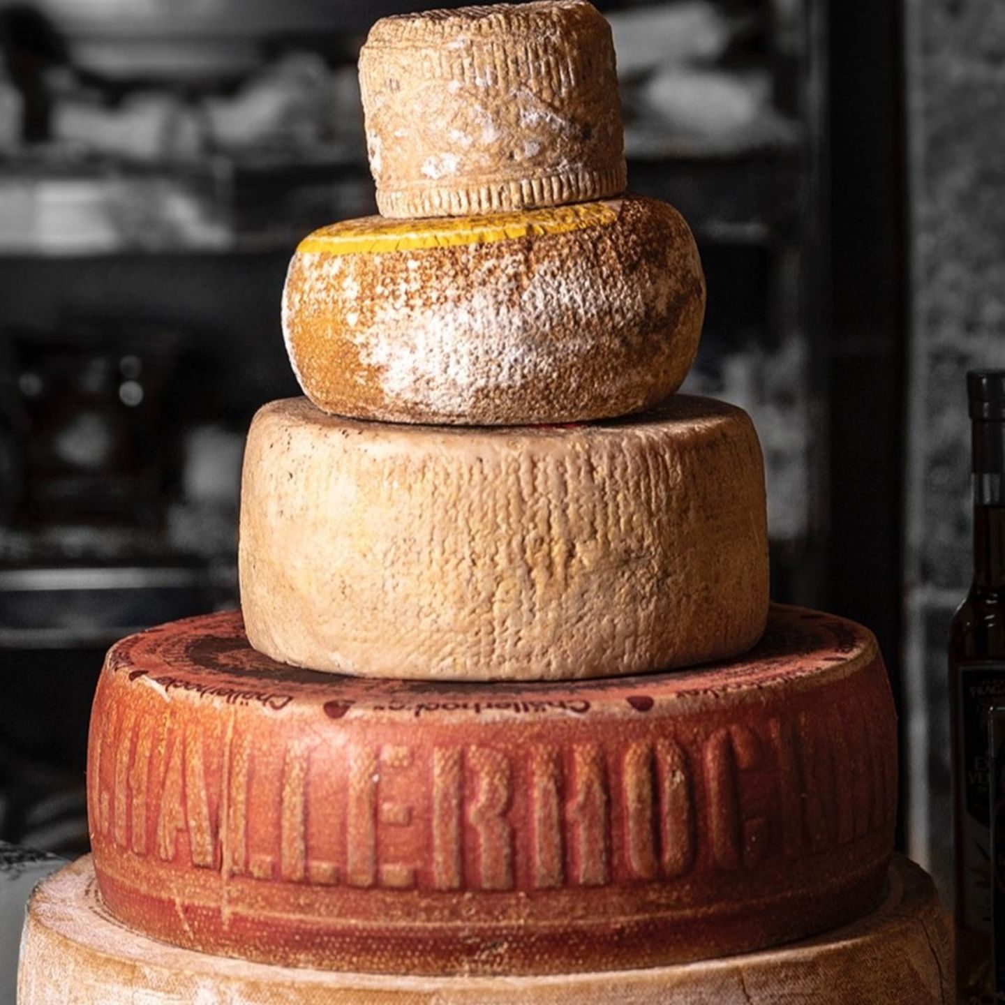 HiDubai-business-the-cheeseroom-food-beverage-bakeries-desserts-sweets-mirdif-dubai