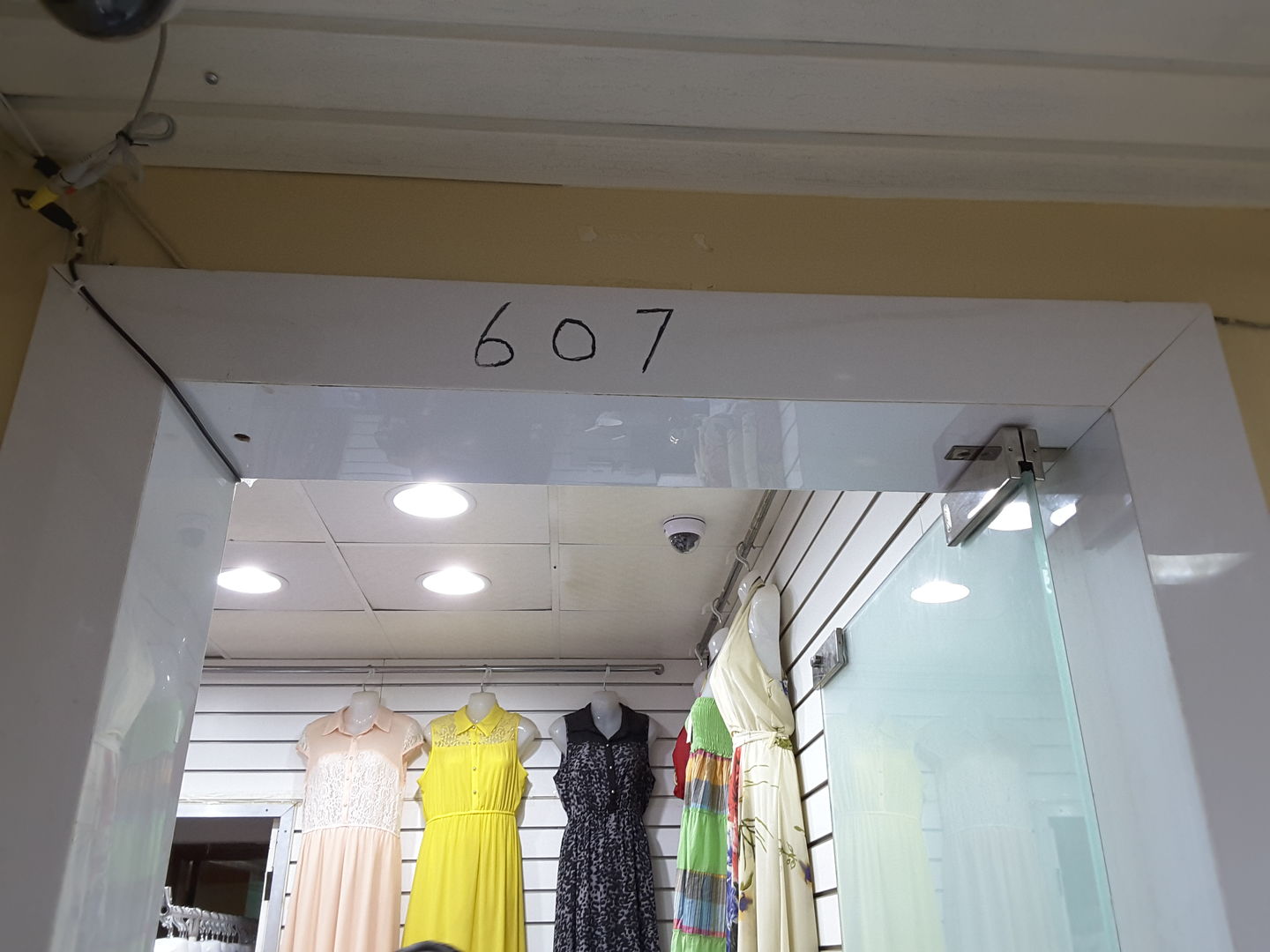 HiDubai-business-wasil-readymade-garments-gift-b2b-services-distributors-wholesalers-al-buteen-dubai-2
