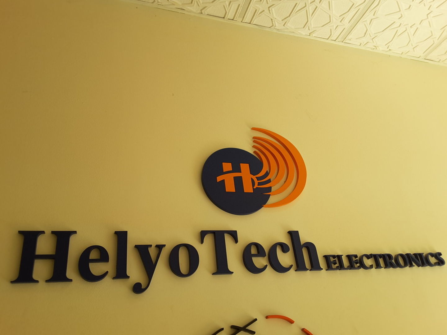 HiDubai-business-helyo-tech-electronics-b2b-services-distributors-wholesalers-al-murar-dubai-2