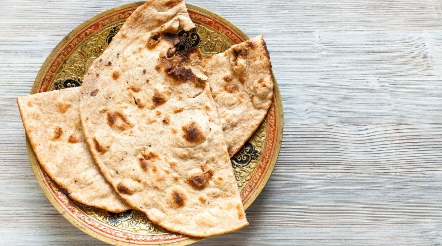 HiDubai-business-noor-al-baraha-bakery-food-beverage-bakeries-desserts-sweets-al-baraha-dubai