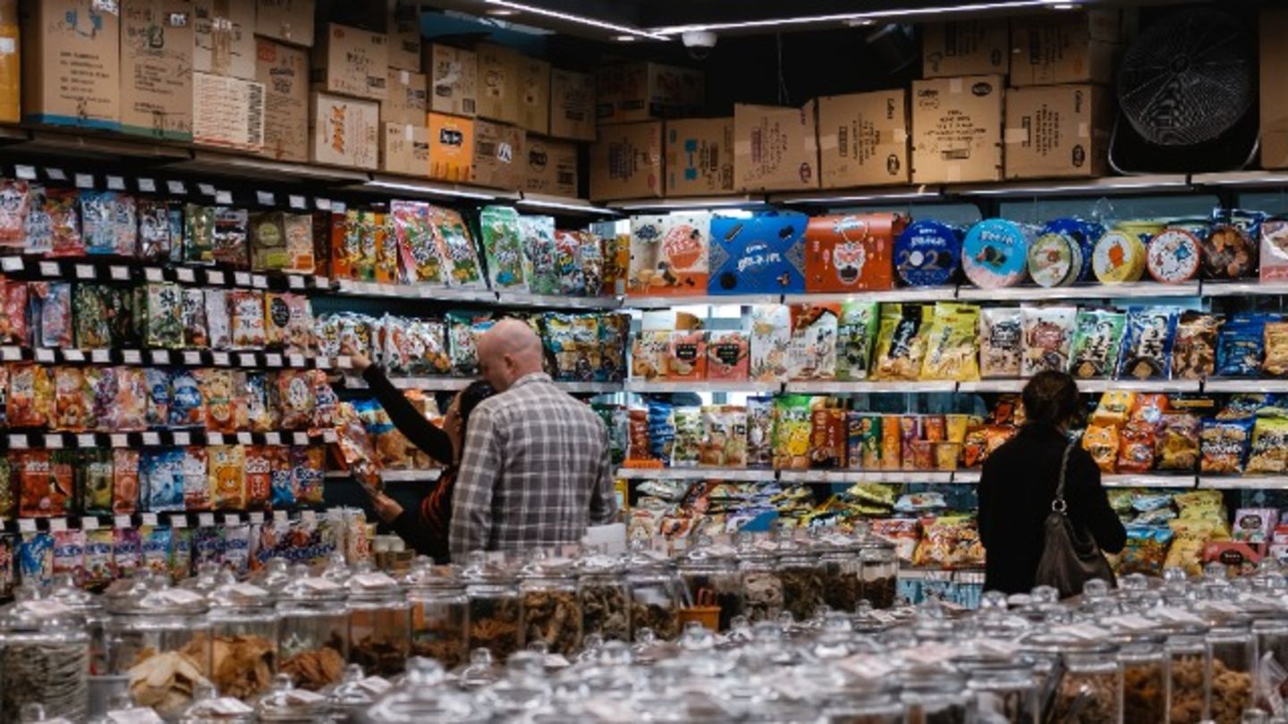 Lims Grocery(Supermarkets, Hypermarkets & Grocery Stores) in Muhaisnah