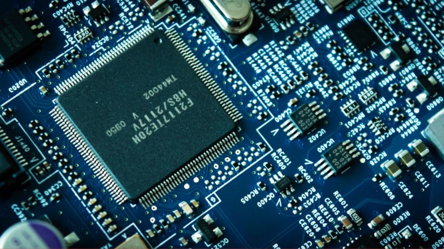 HiDubai-business-btc-land-general-trading-shopping-consumer-electronics-naif-dubai