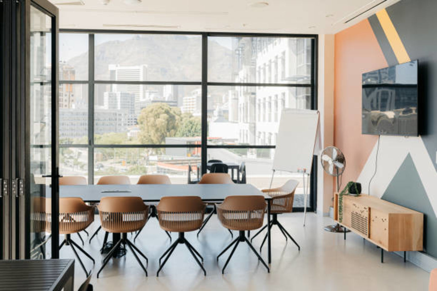 HiDubai-business-ruwais-meeting-room-b2b-services-business-incubators-and-co-working-spaces-jumeirah-beach-residence-marsa-dubai-dubai